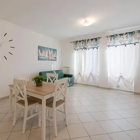 Fronte Mare-Piscina- Pista Ciclabile Apartment Imperia Exterior photo