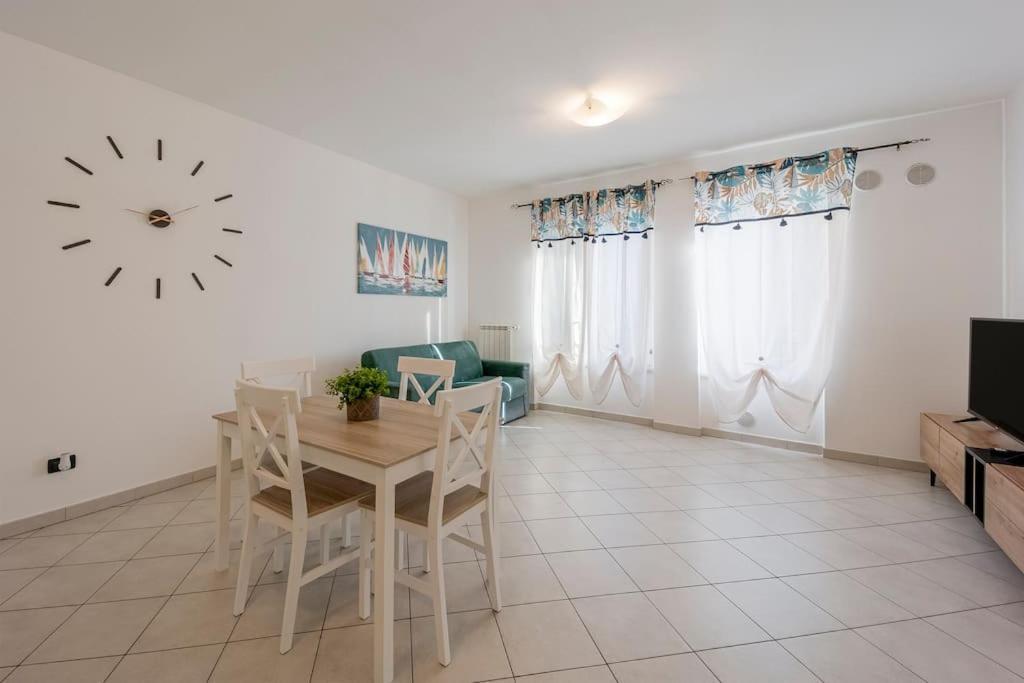 Fronte Mare-piscina- Pista Ciclabile Apartment *